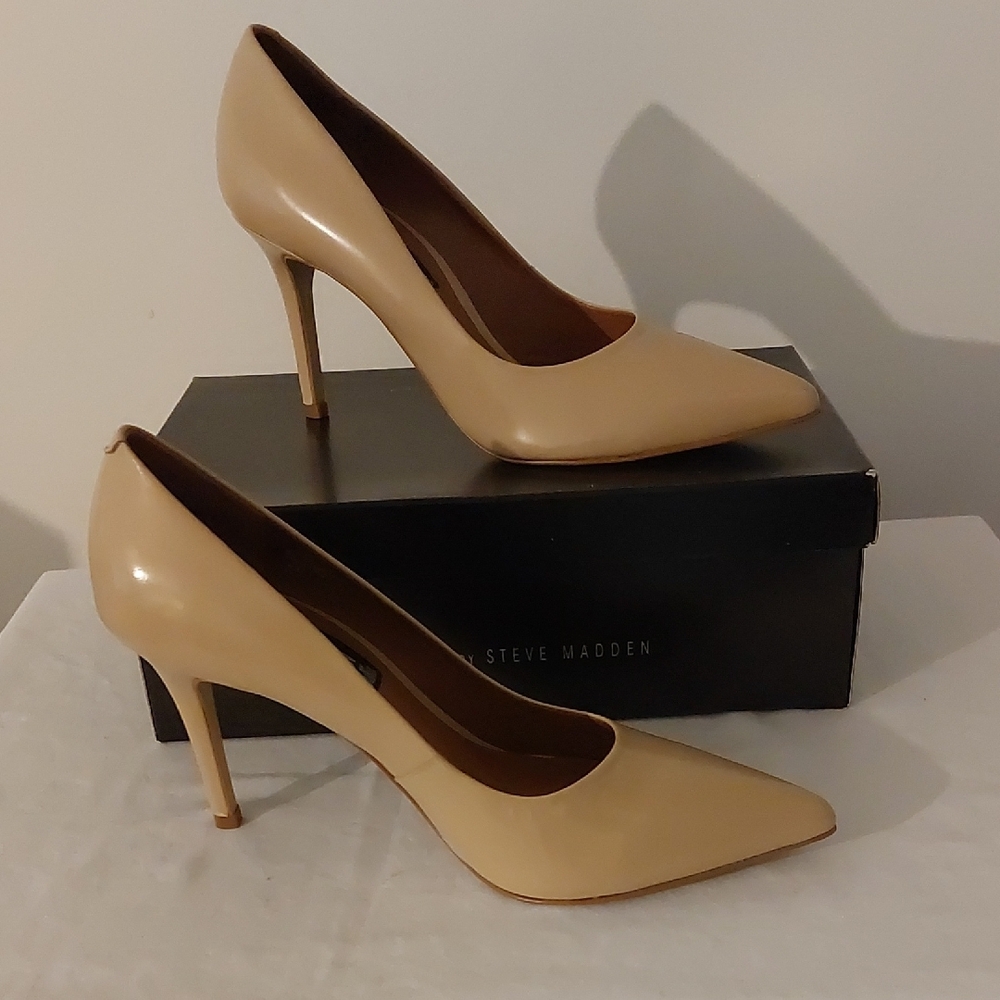 STEVEN By Steve Madden Tan Heels